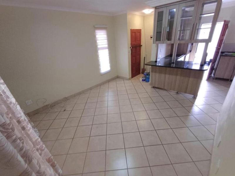 Three bedrooms house for sale in Atteridgeville - Photo 6