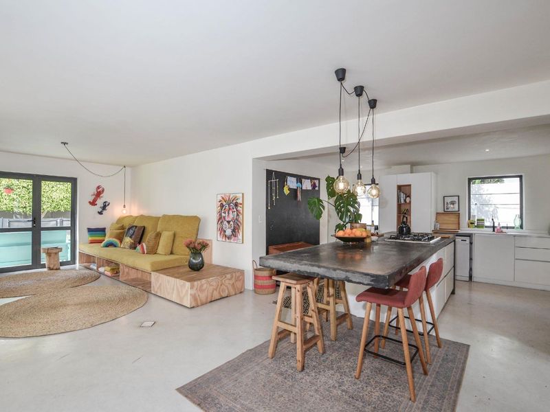 Spacious Beachside Family Retreat – 350m from the Ocean - Photo 6