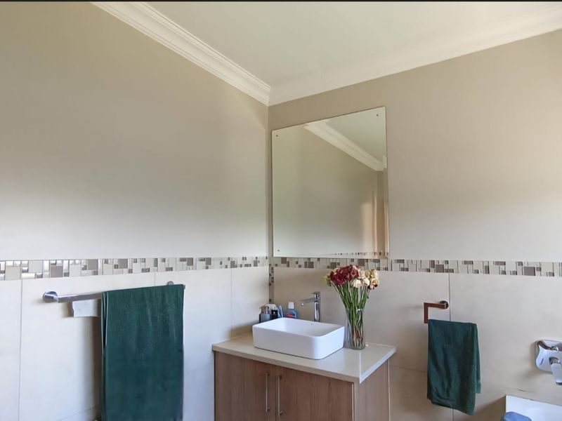 4 Bedroom House for Sale in Savanna Hills Estate. - Photo 3