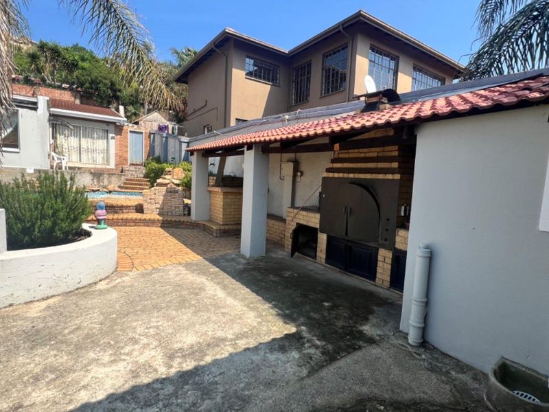 Bassonia Gem: Large 3-Bedroom House with Guest Flatlet - Photo 3
