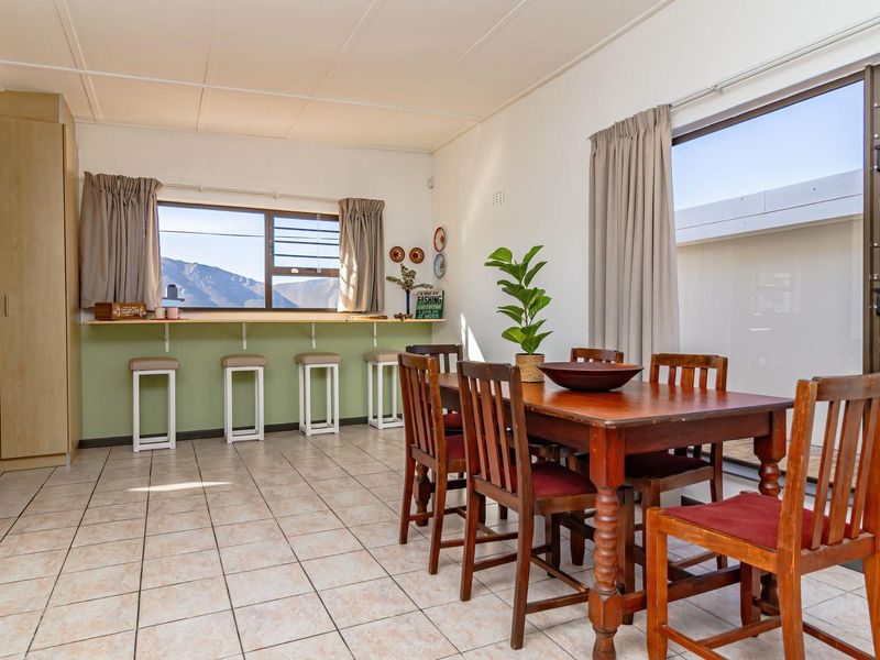 Affordable coastal living with sea and mountain views - Photo 4
