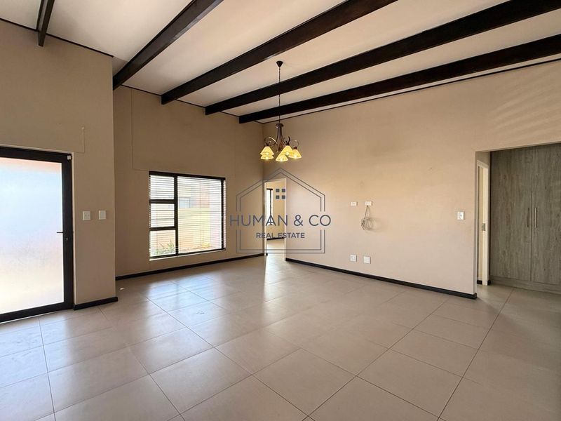 Modern 4-bedroom Home in Fairway Estate - Photo 3