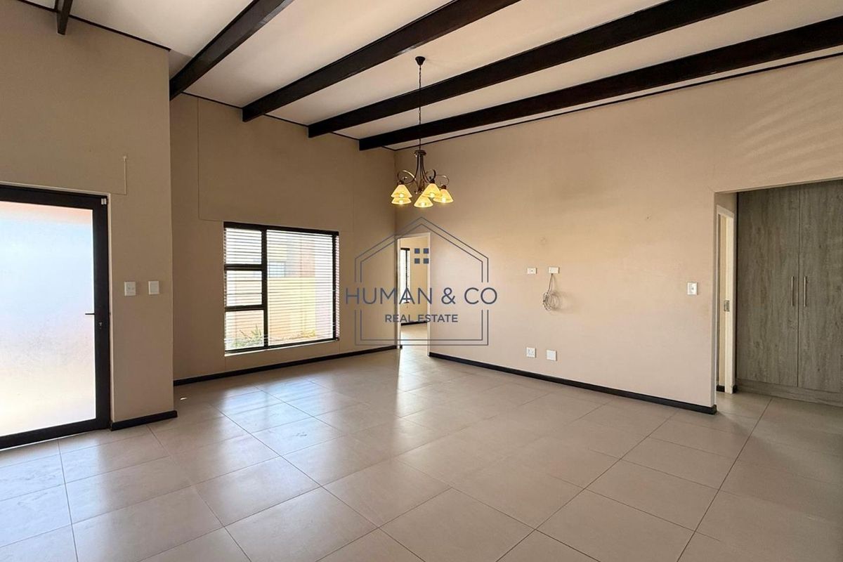 Modern 4-bedroom Home in Fairway Estate - Photo 3