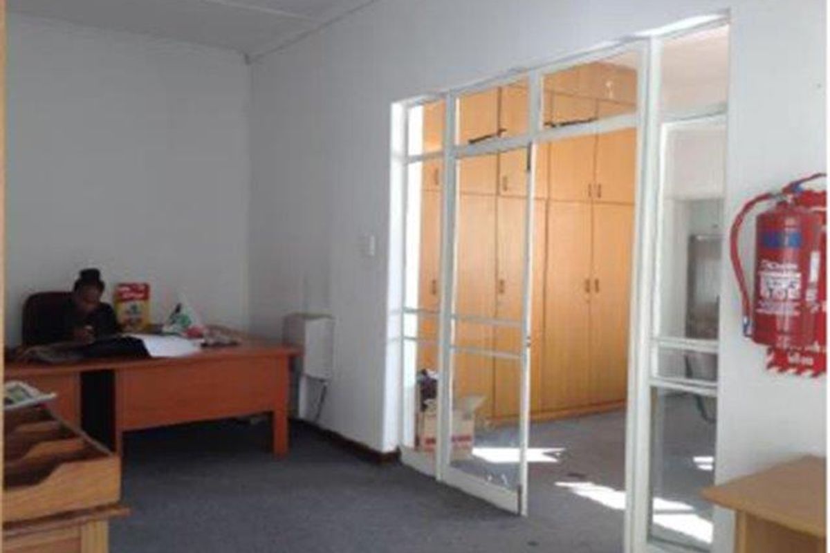 PRIME OFFICE SPACE TO LET- CBD - Photo 4