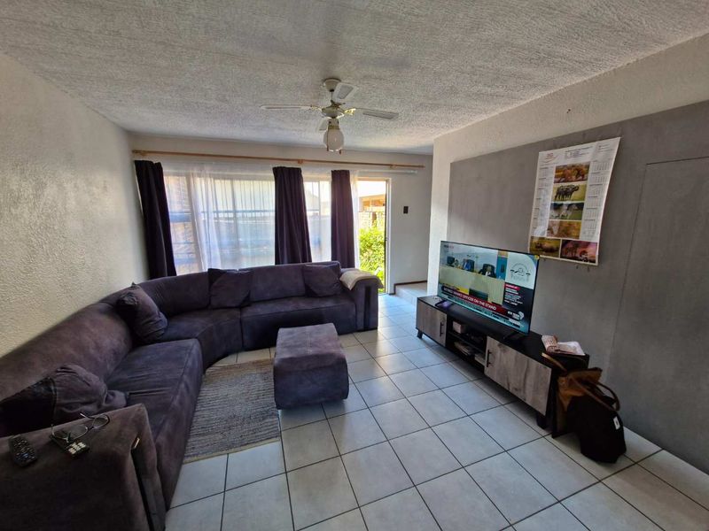 2 Bedroom Townhouse for rent in Silverton. - Photo 10