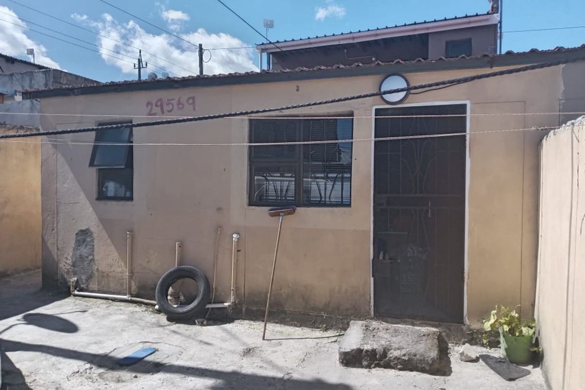 Semi-Detached Property with Investment Potential - R650,000* - Photo 3