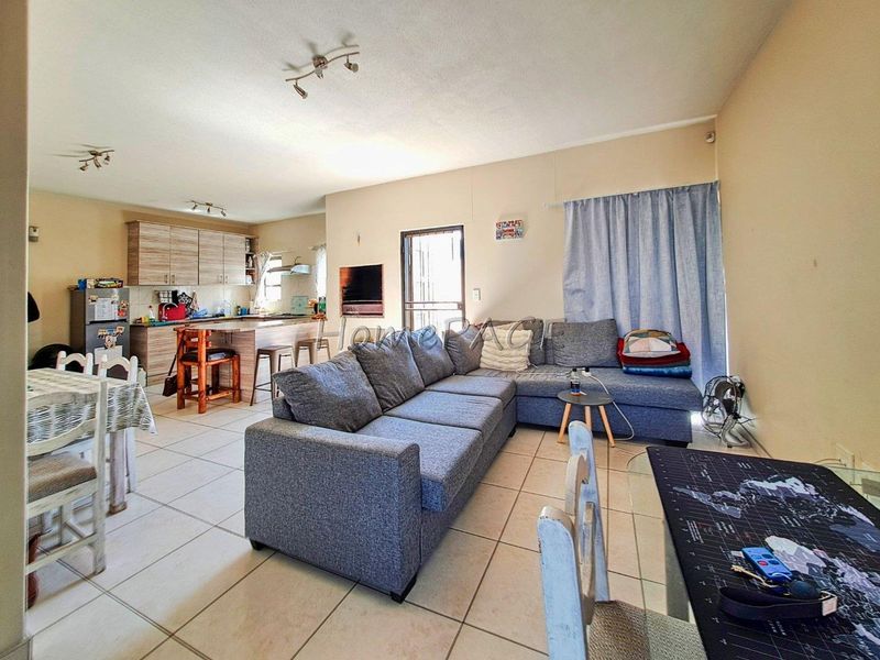 Fairway Estates, Walvis Bay:  2 Bedr Double Storey Unit is for Sale - Photo 6