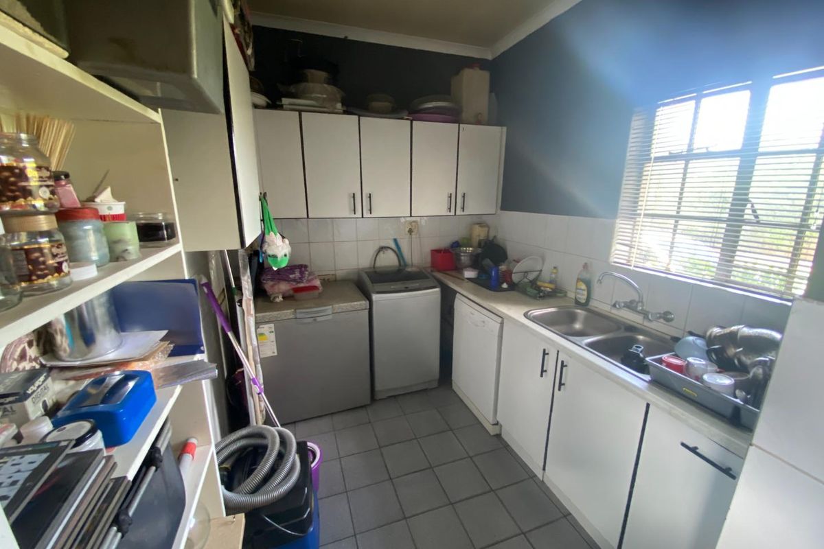 Family Home for Sale in Brackendowns - Photo 5