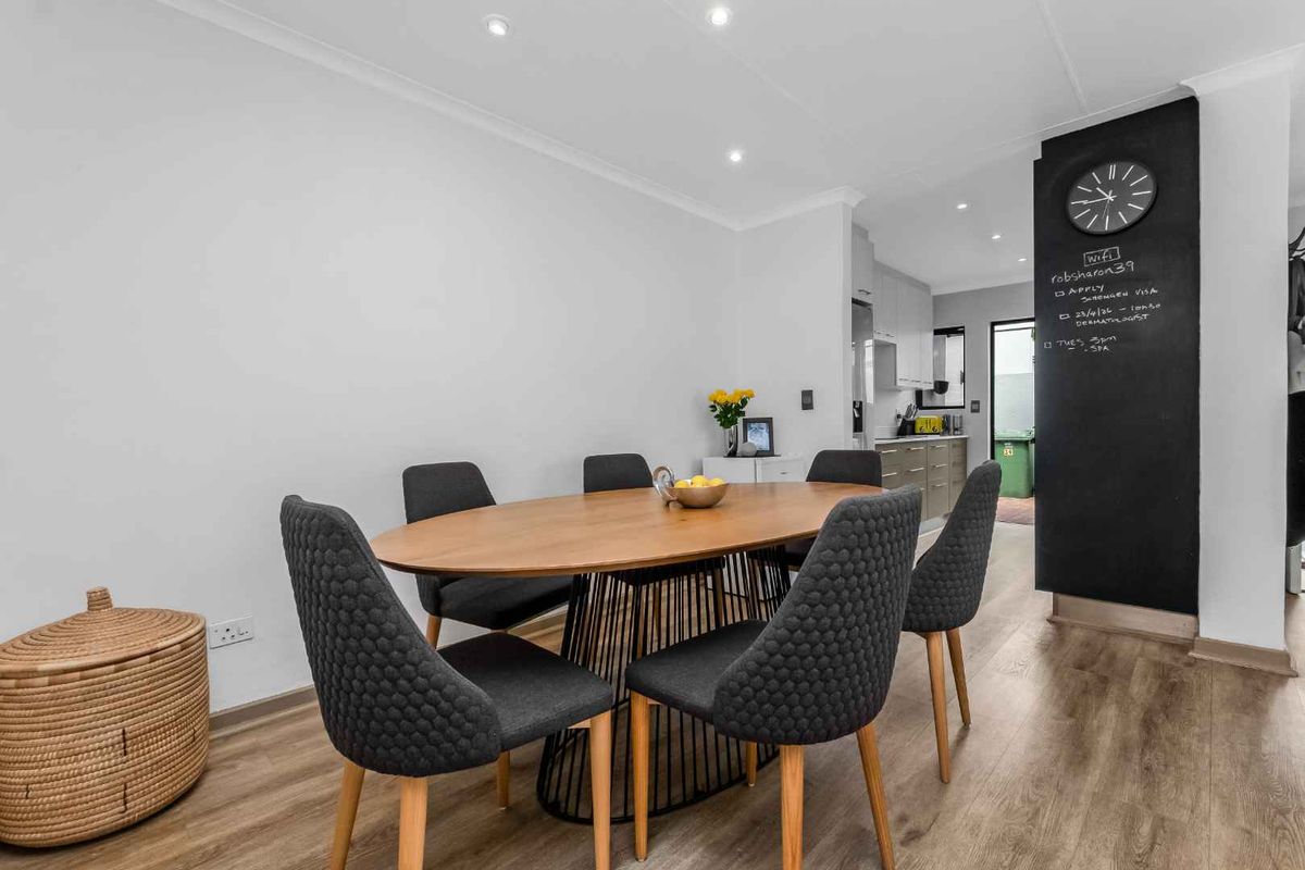 We all want light, bright and new in a home – THIS ONE IS ALL OF THIS AND MORE. - Photo 3