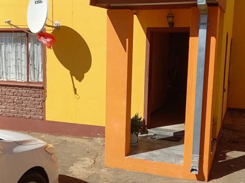 WELL-LOCATED PERFECT STARTER HOME FOR SALE IN KEETMANSHOOP - NAMIBIA - Photo 5