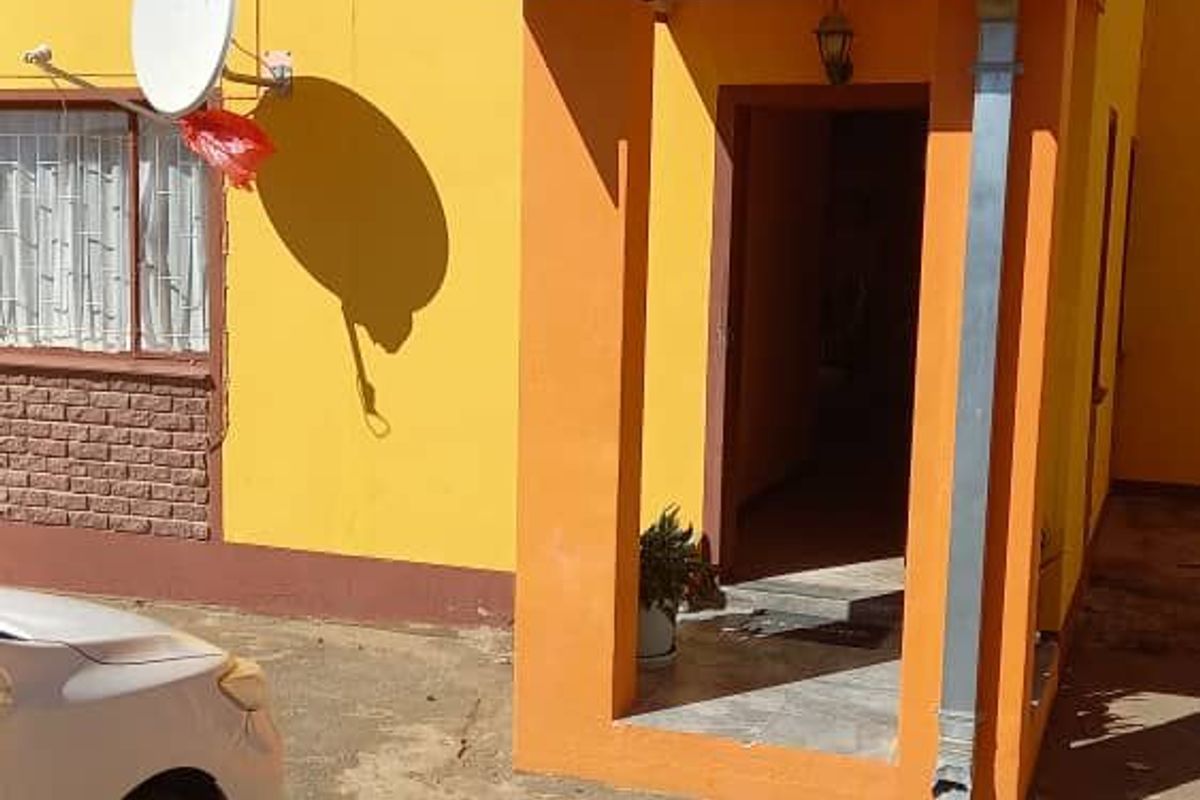 WELL-LOCATED PERFECT STARTER HOME FOR SALE IN KEETMANSHOOP - NAMIBIA - Photo 5