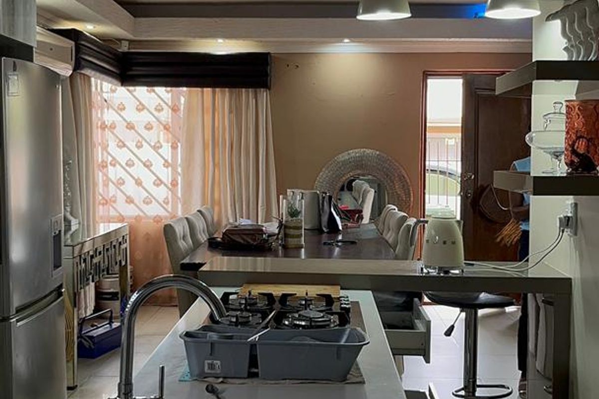 🏡 5-Bedroom Double Storey Freestanding House - Photo 3