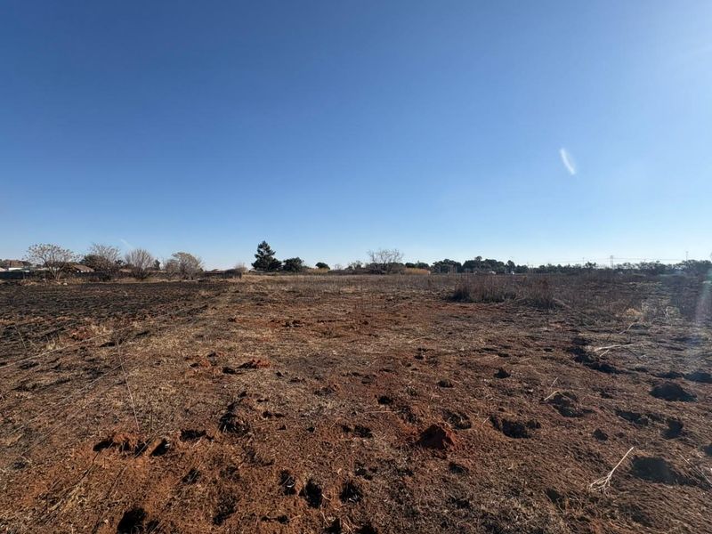 Spacious 1.3ha Vacant Land with Services Available - Photo 7