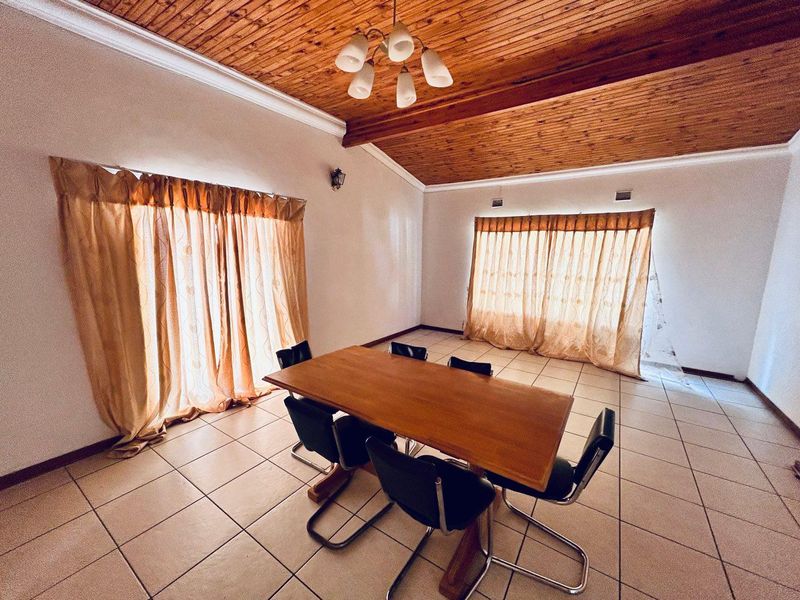 3 bedroom house with flatlet - Photo 3