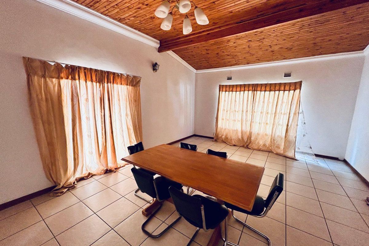 3 bedroom house with flatlet - Photo 3