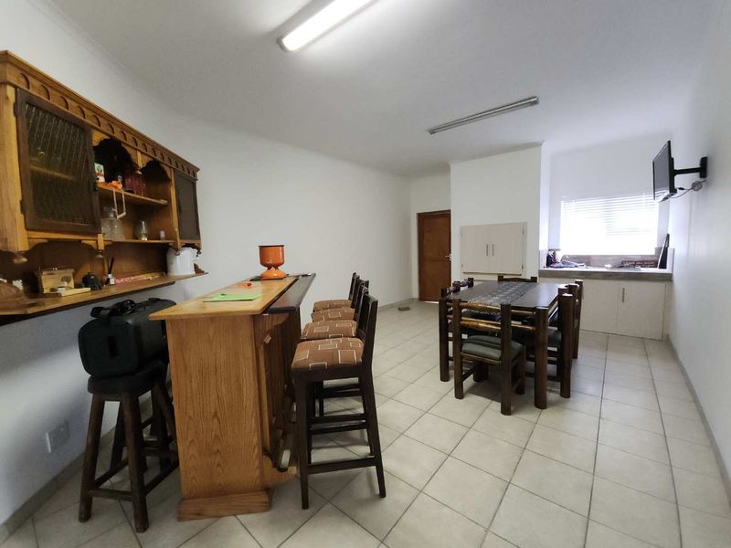 This house in Sunbay is newly repainted. - Photo 5