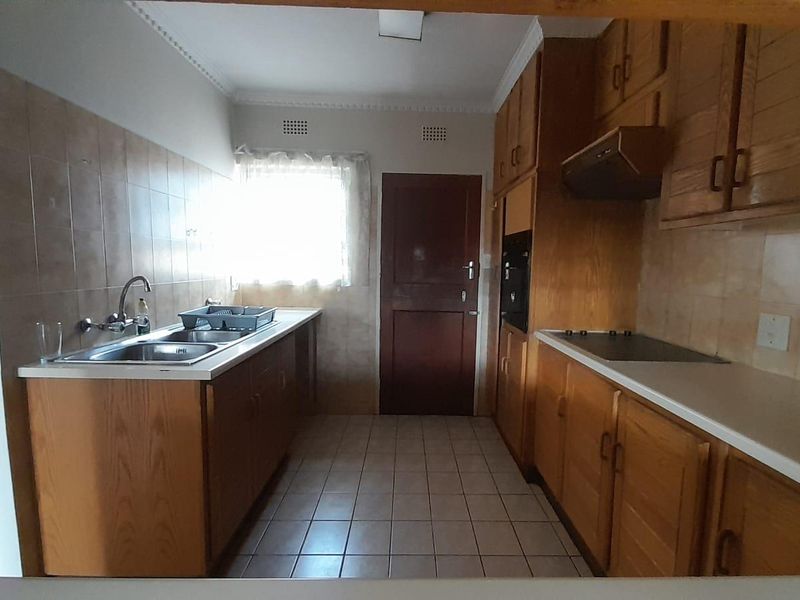 Retirement Home - Photo 2