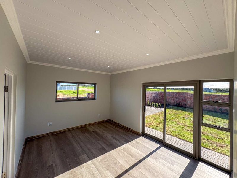 No Transfer Duty – Embrace the Ultimate Coastal Lifestyle - Photo 9