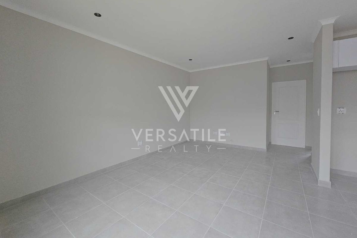 Single Level Townhouse - Photo 4