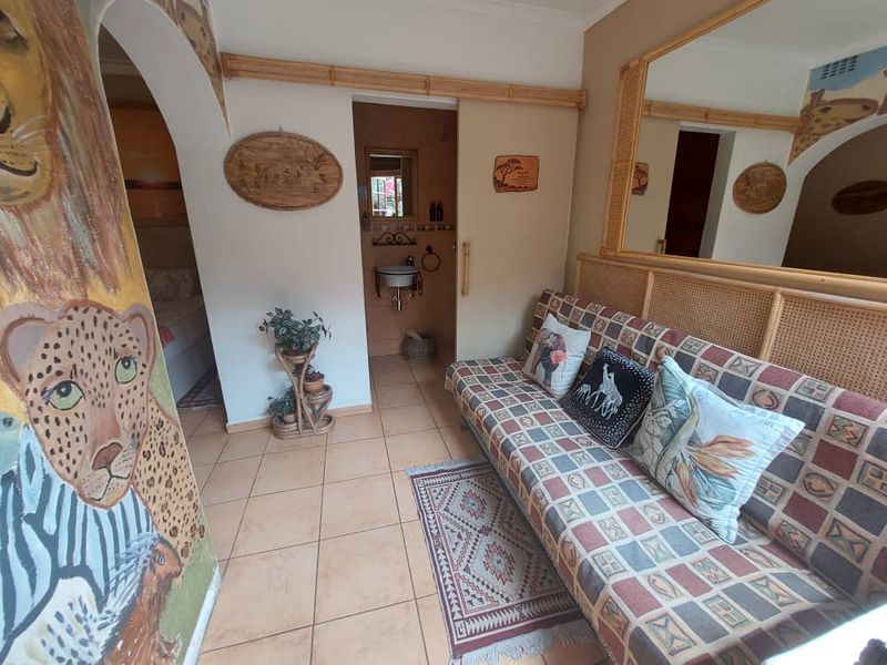**Charming Guesthouse for Sale in Suiderhof, Windhoek** - Photo 5