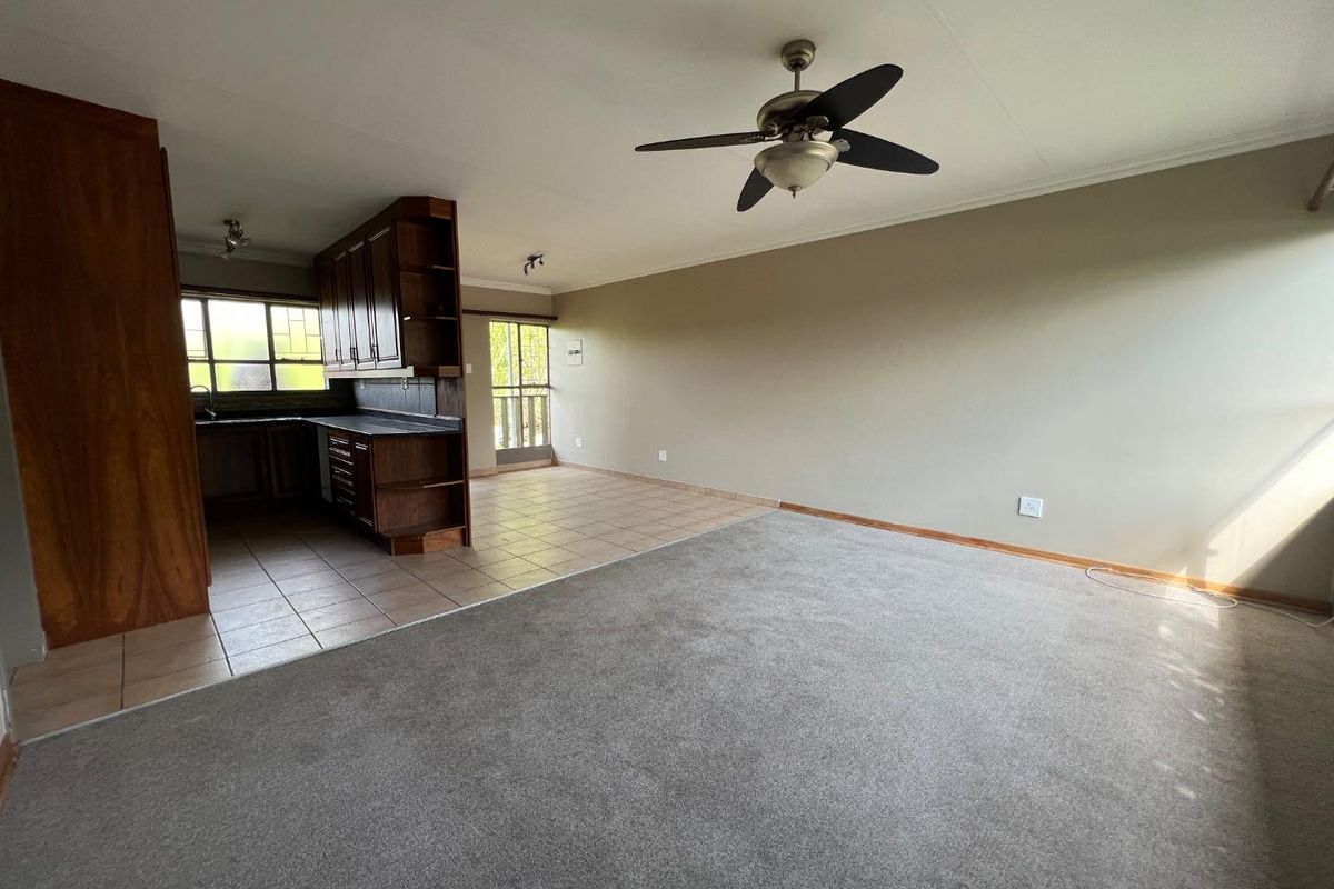 Spacious 2-Bedroom Second-Floor Apartment in a Secure and Well-Maintained Complex - Photo 5