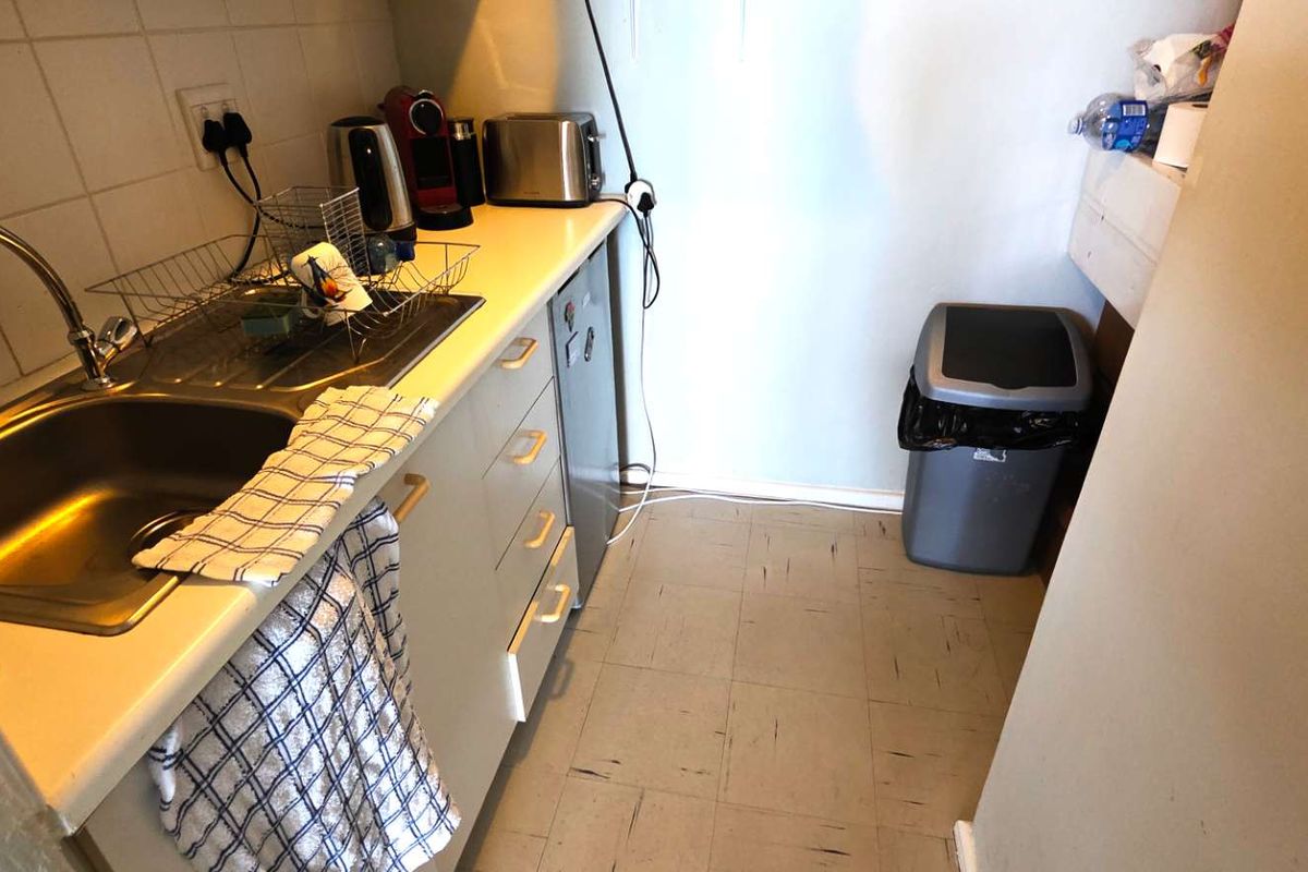 Beautiful First Floor Office in Westlake - Photo 4