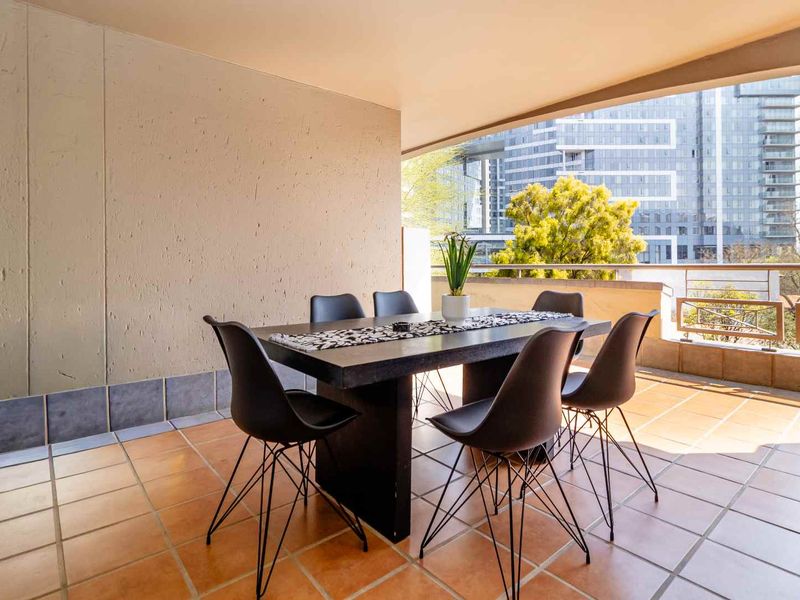 Executive Living in the Heart of Sandton! - Photo 8