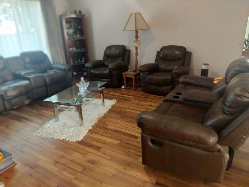 A most tempting buy in Yellowwood Park - Photo 3