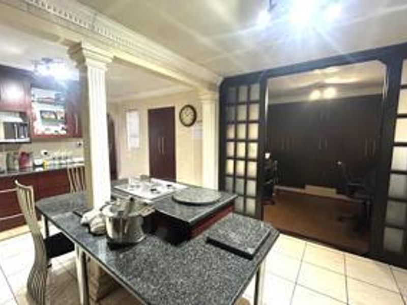 Spacious Three-Bedroom Home with Modern Amenities in Mayberry Park, Alberton - Photo 6