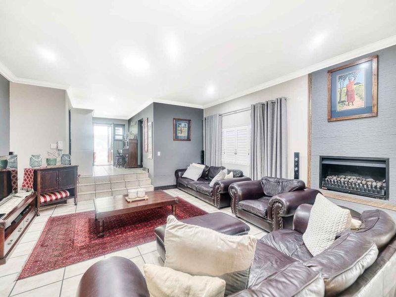 LARGE RESIDENTIAL HOME FOR SALE - Photo 5