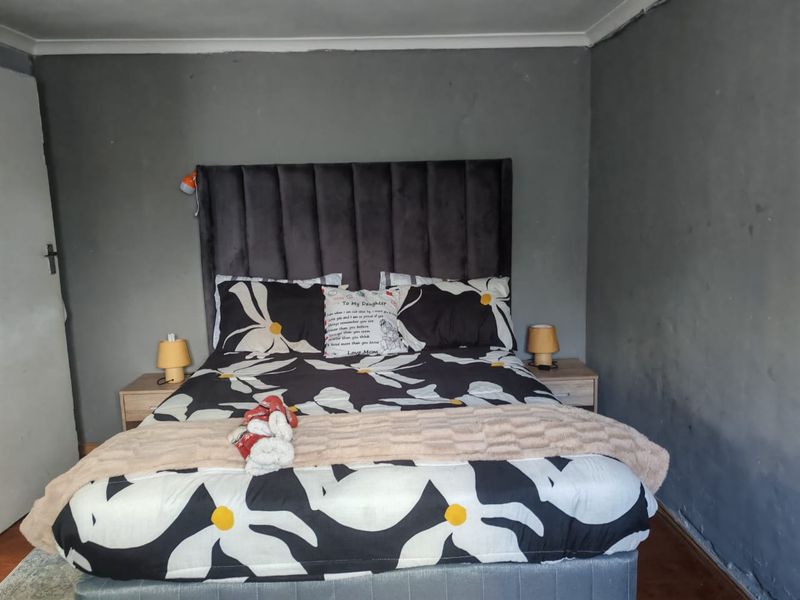 2-Bedroom House for Sale in Khayelitsha Section C - Photo 7
