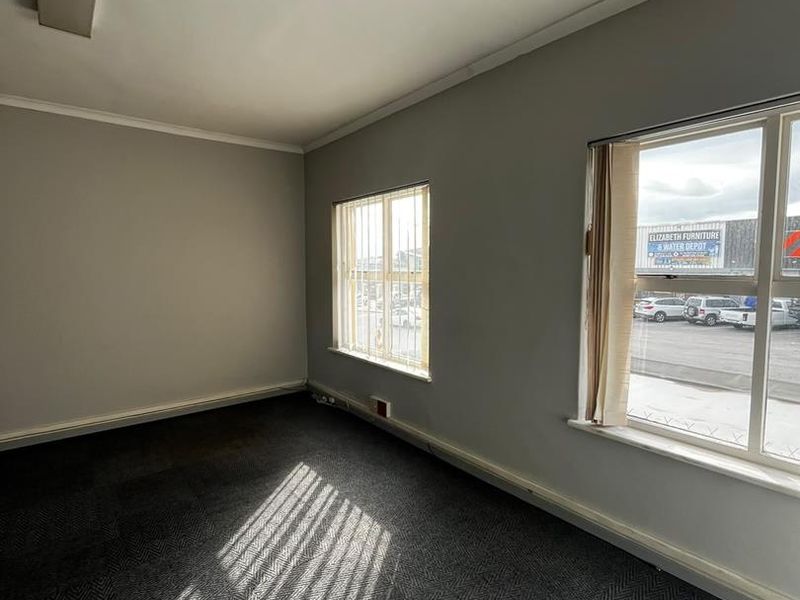 Elevate Your Business at Salgar House – Prime Newton Park Location! - Photo 10