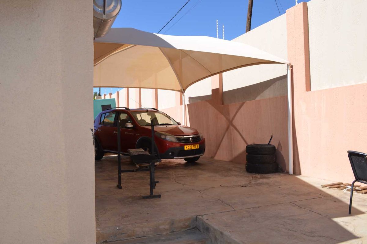 Townhouse for Sale in Rocky Crest! - Photo 5