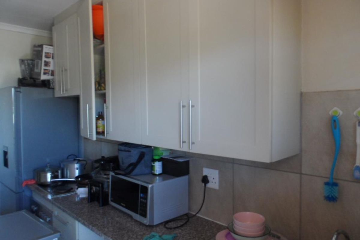 BACHELOR APARTMENT - Photo 5