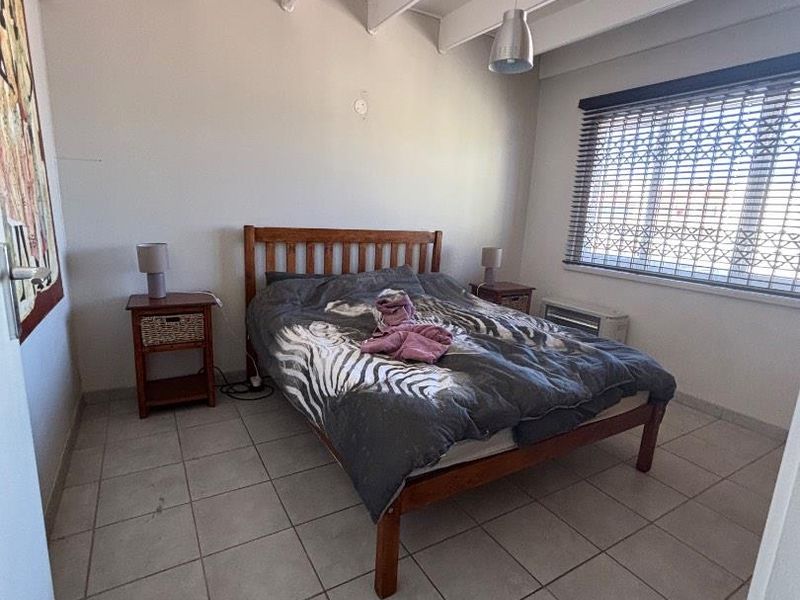 6 Bedroom Unit in Town Central - Photo 7