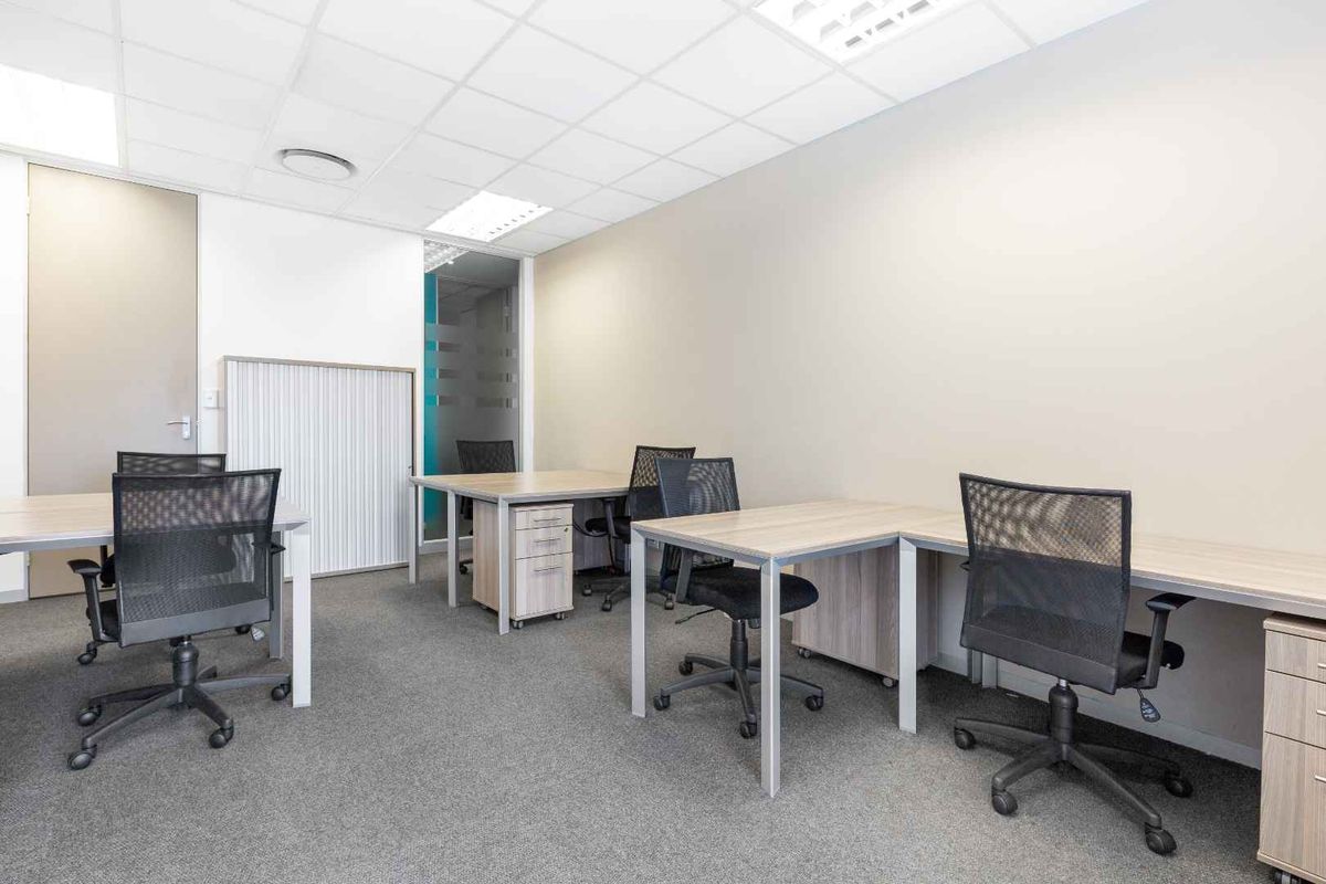 All-inclusive access to workspace and virtual office in Regus Tyger Valley, Willowbridge - Photo 4
