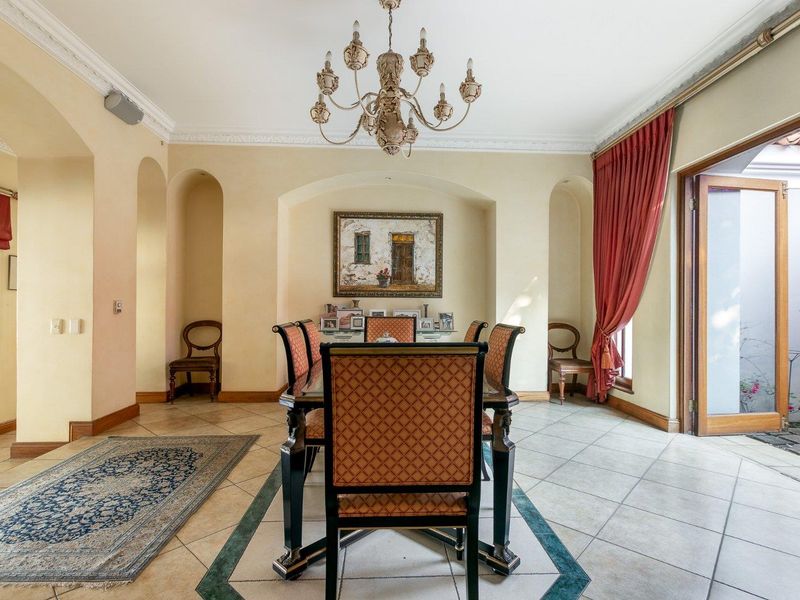 Elegant 4 Bedroom Family Home for Sale in Dainfern Golf Estate - Photo 7