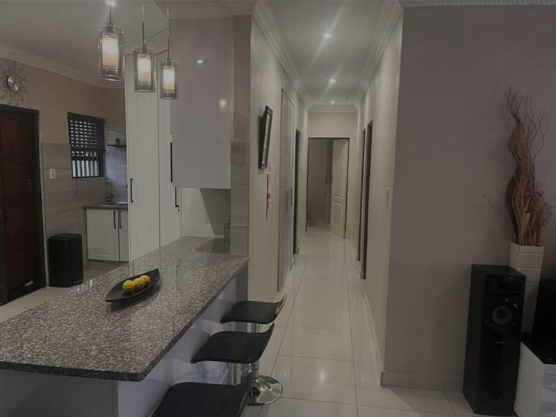 3 Bedroom Townhouse For Sale in Pretoria North - Photo 6