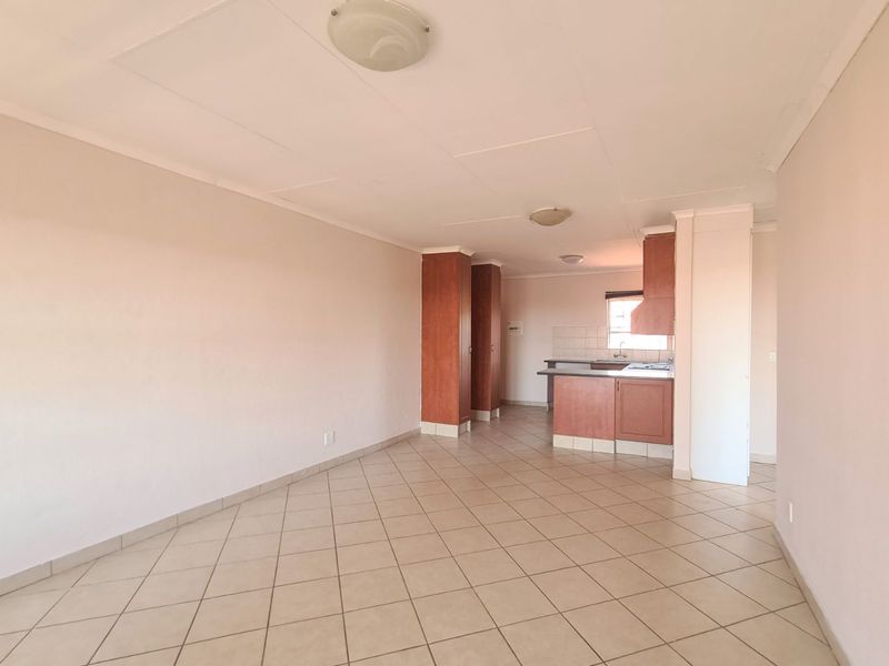 Loadshedding free area - A perfect lock up and go! - Photo 10