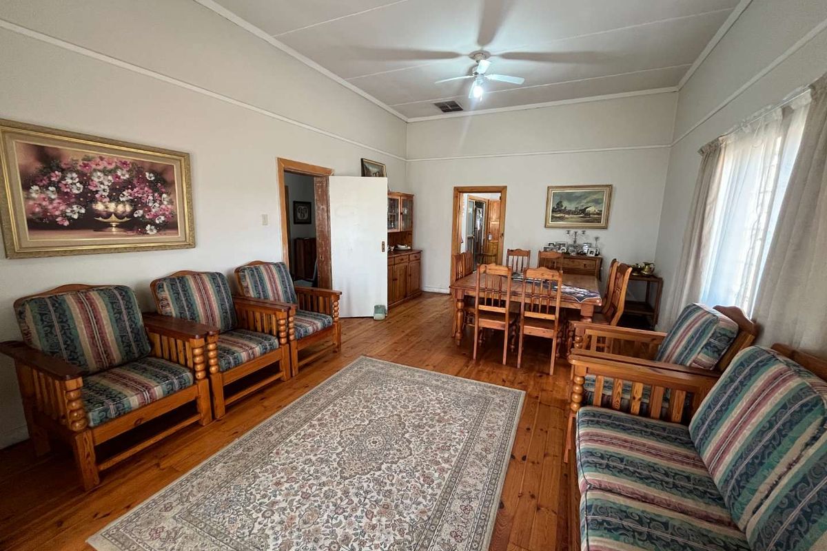 Lovely and cosy family home in a popular area - Photo 2