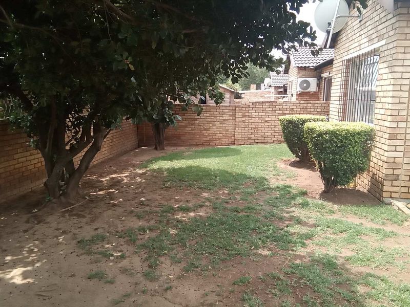 INVESTORS , NEWLY WEDS OR PENSIONER - Photo 7