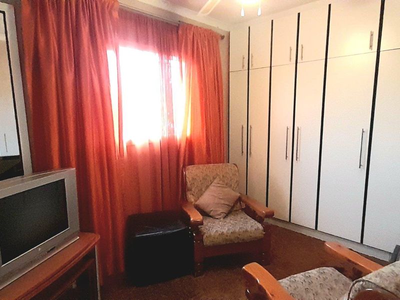 Sunford 4-Bedroom Haven: Perfect for Modern Family Living - Photo 8