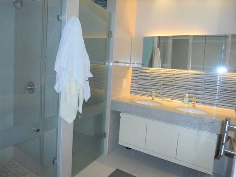Lovely Furnished 2 Bedroom Apartment on The Emperor - Photo 10