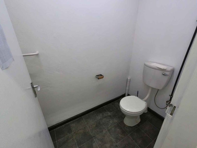 Mixed-Use Storage Unit Available For Rent - Montague Gardens - Photo 10