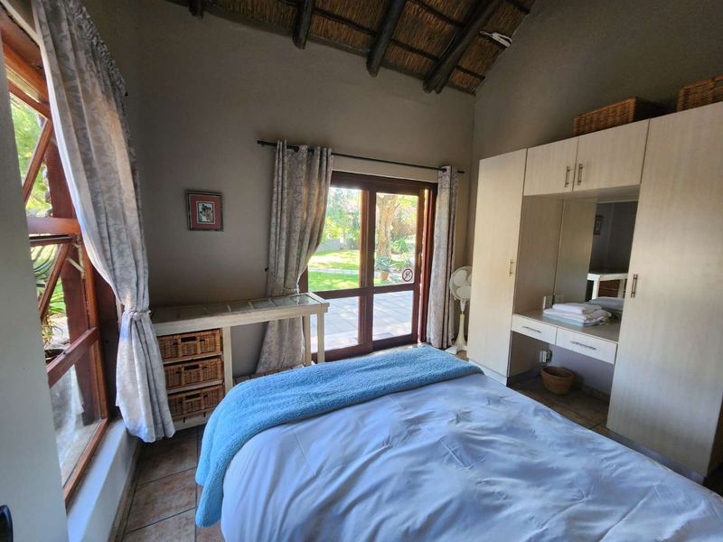 Life on the Vaal Dam with private waterfront - Photo 9