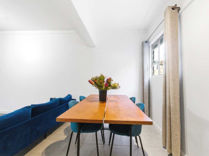 Perfectly positioned to walk on the mountain or doddle down to the Main Rd and beach attractions. - Photo 10