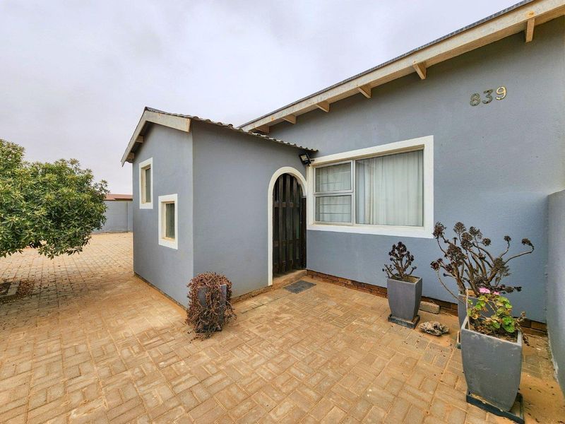 Ext 3, Henties:  Starter home on Omaruru Street is for Sale - Photo 3