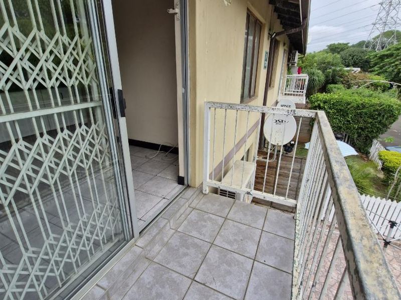 🏡 3-Bedroom First-Floor Apartment to Rent in Phoenix – Secure Complex with Pool - Photo 4