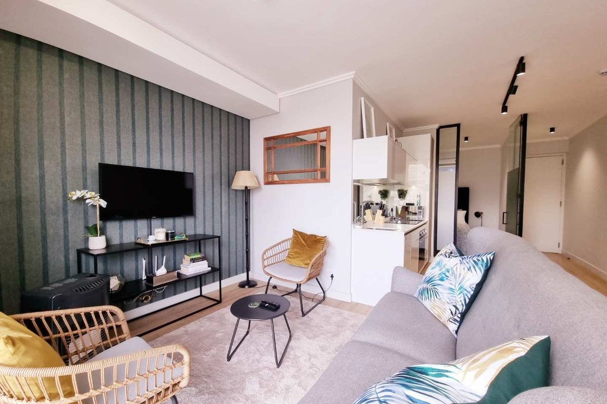 Fully furnished one bedroom, executive apartment for rent at Ellipse - Photo 4
