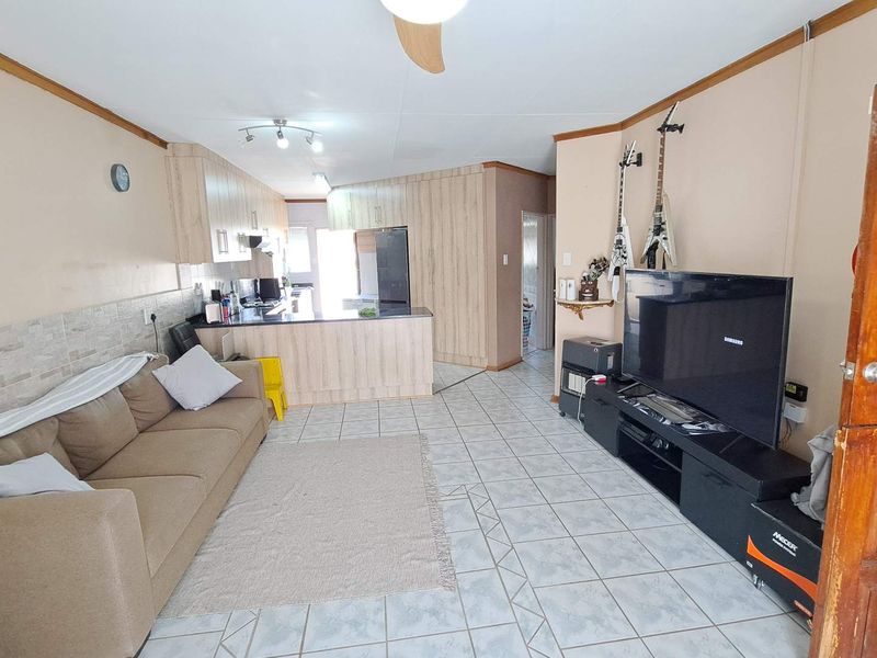 Stunning Townhouse Offering Space and Splendour - Photo 7